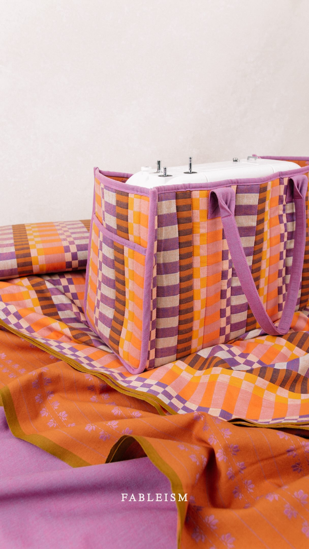Girl…
-
Fabric: Fine + Dandy (coming soon!).
Pattern: All The Things Tote by @knotandthread.
Sewing Artiste: @handmadebykacie.